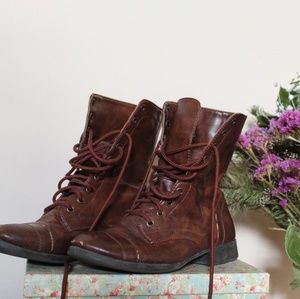 American Eagle brown lace up boots
